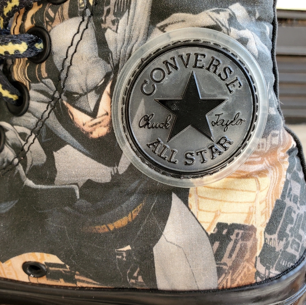 Converse Chuck Taylor All Star RARE Batman DC Comics High Tops Men 6.5 W… - Picture 10 of 10